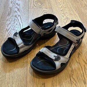 ECCO Yucatan sandal - Size 9 W, 40 EU